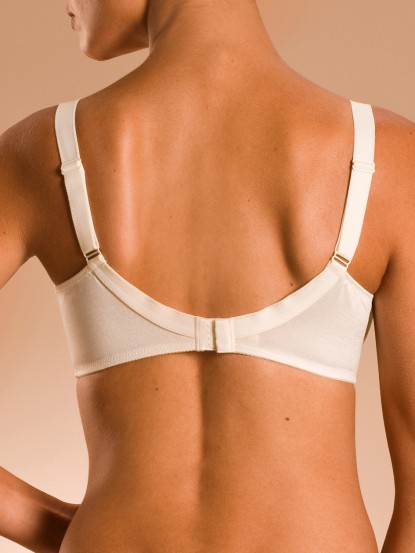 bh chantelle vit fram